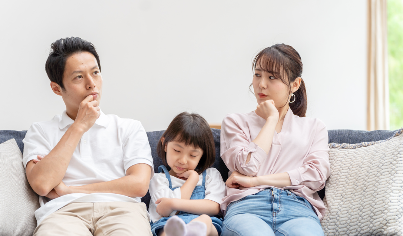 家族が悩む様子